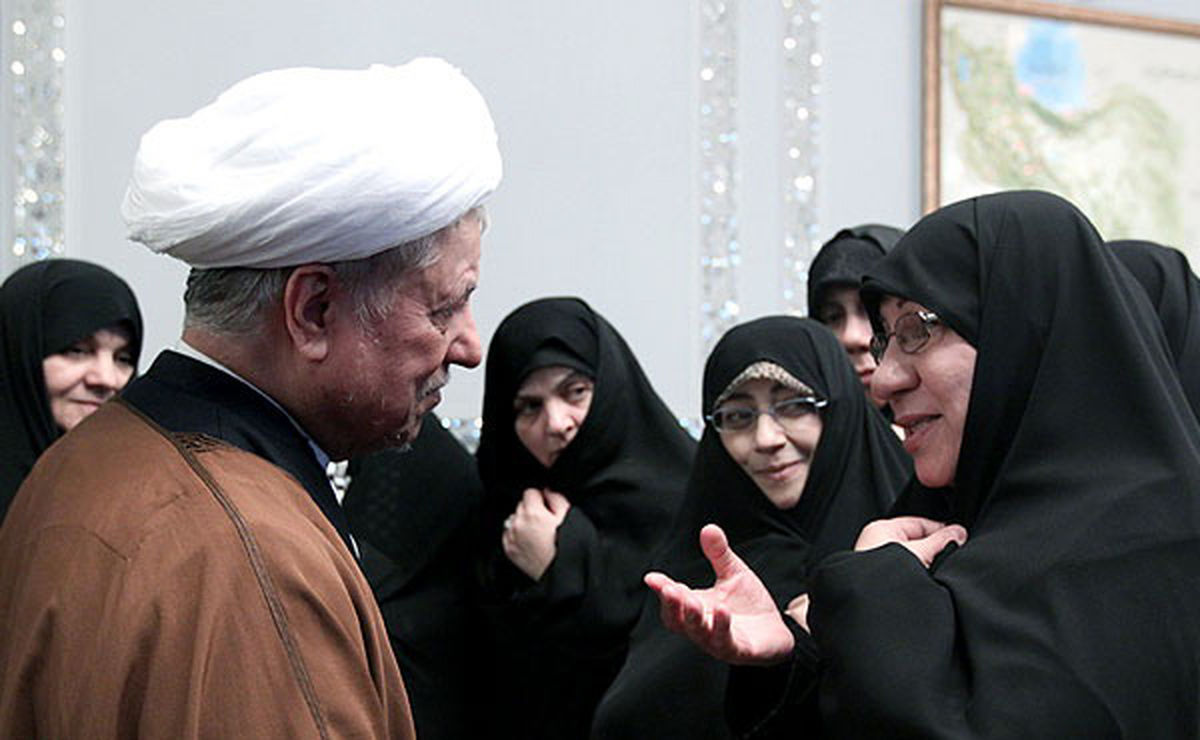 زنی که تعدد زوجات در ایران را محدود کرد!/ ستایش از هاشمی برای کنترل تورم و گرانی!/ ناطق سال ۸۸ گفت انتخاب احمدی نژاد به صلاح نیست