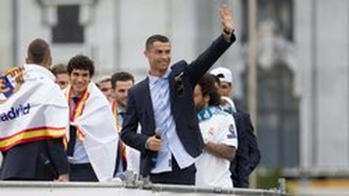 رونالدو در رئال مادرید میماند