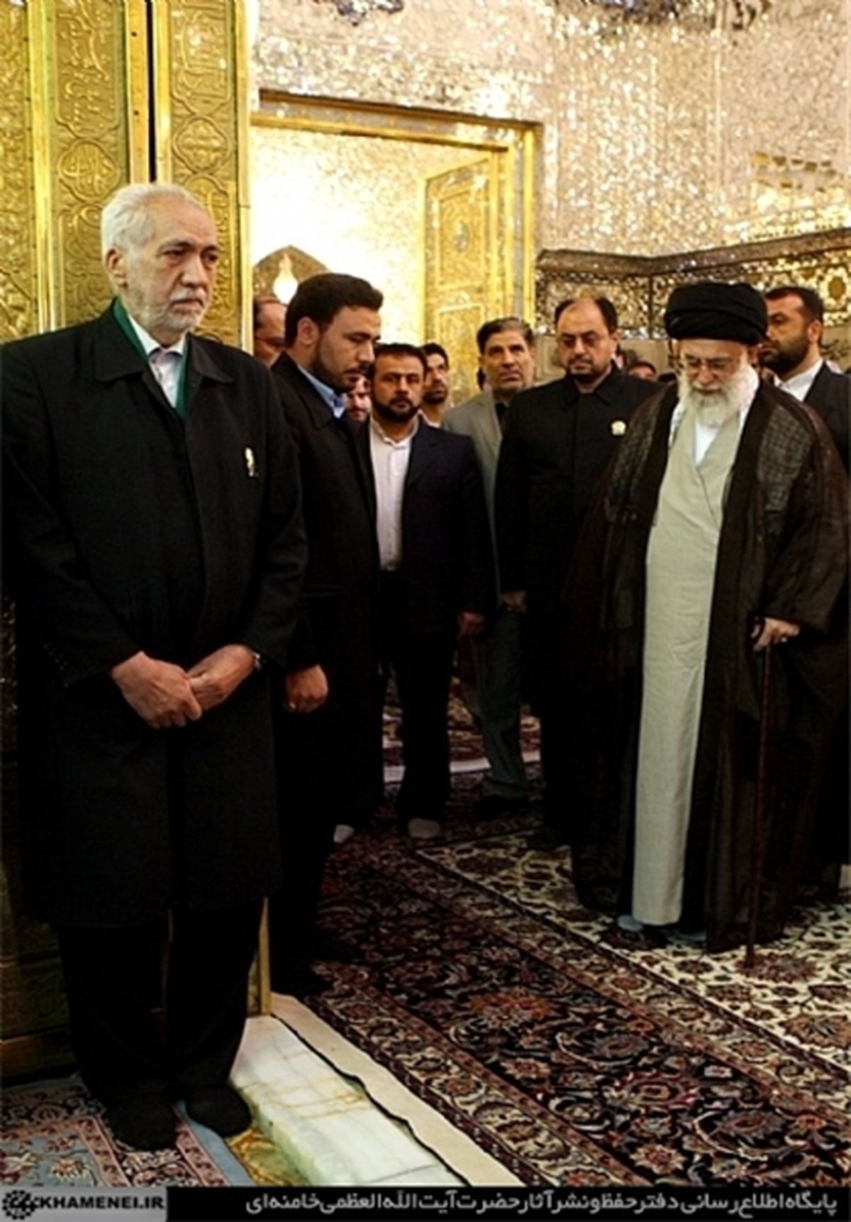 تصاویر/ غبار روبی مضجع مطهر رضوی(ع) با حضور رهبر انقلاب