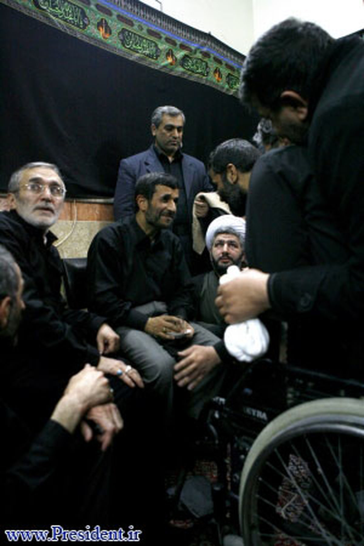 تصویر: حاج محمود کنار حاج منصور