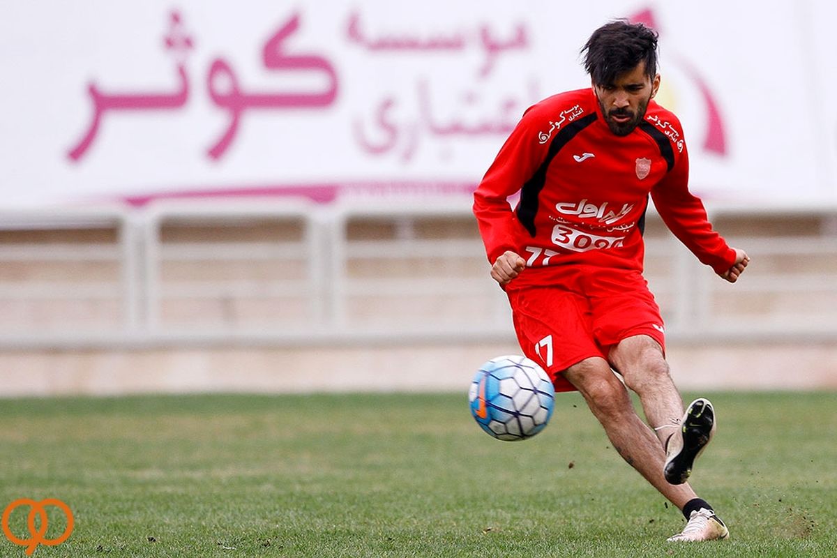 عکس: چهره عجیب مسلمان هنگام شوت!