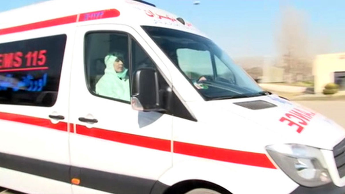 واکنش جالب مردم به لباس کرونایی پرستاران +فیلم