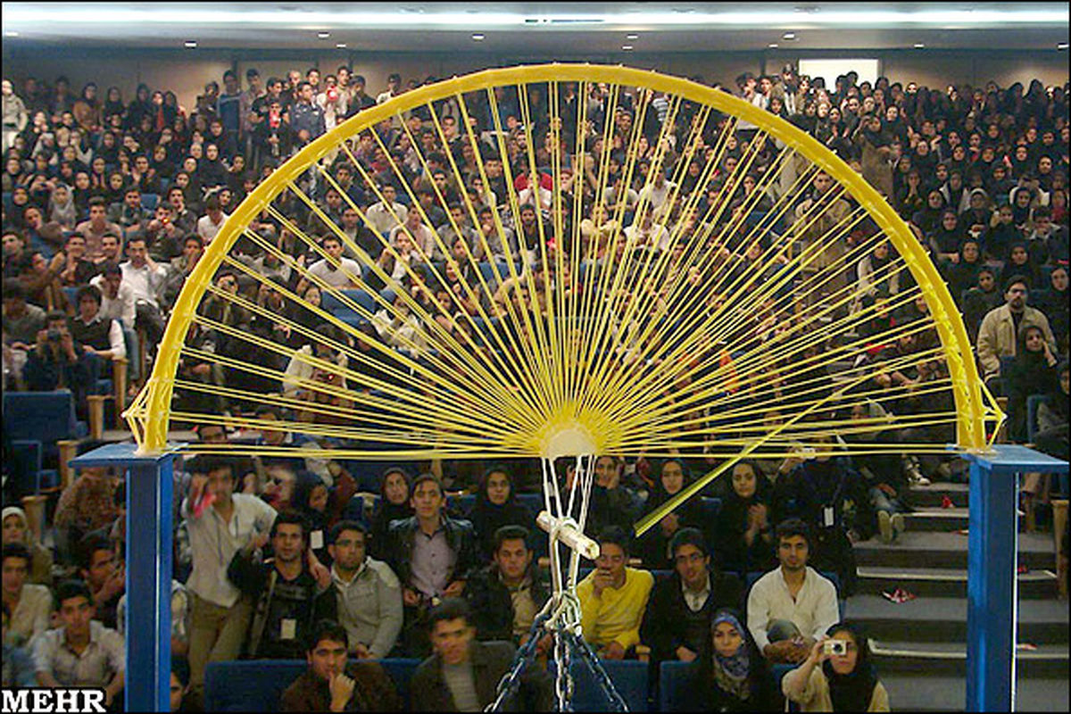 عکس/رقابت ماکارونی های وزنه بردار