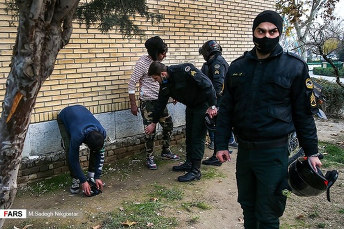 تصاویر: ماسک عجیب اراذل و اوباش تهرانی