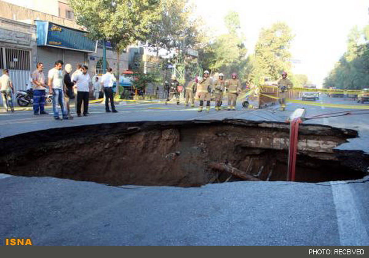 نشست خیابان در اتوبان محلاتی/عکس