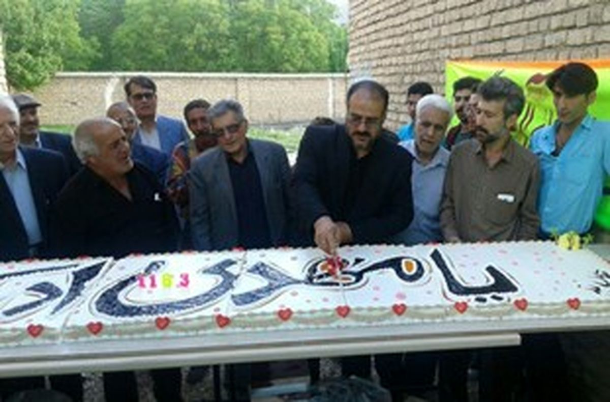 پخت کیک ۴ متری در خوانسار +عکس