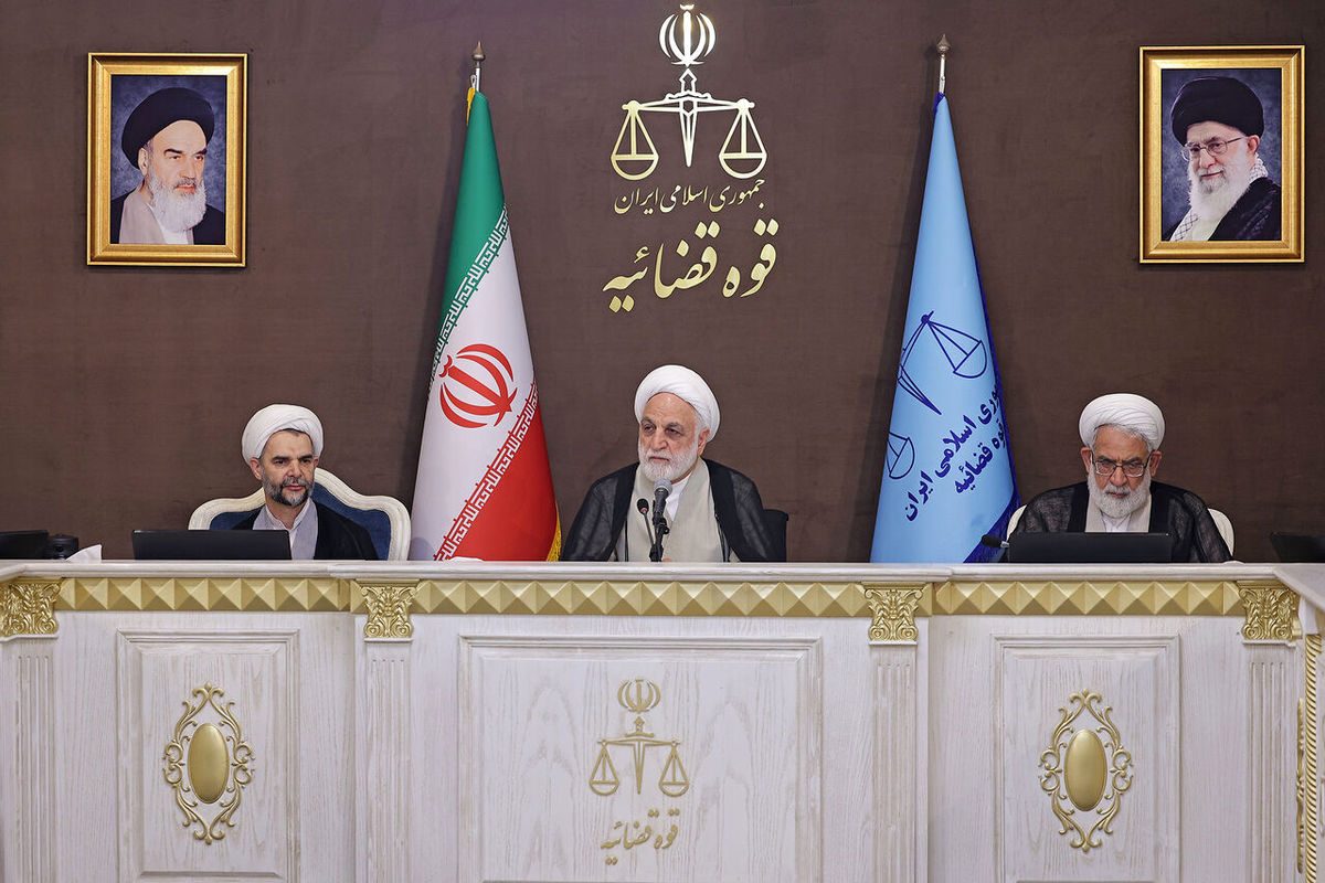 محسنیاژهای: ترامپ دم از صلح میزد اما همچنان جنگ افروز است / پروندههای عوامل صهیونیستی به سرعت تعیین تکلیف میشود