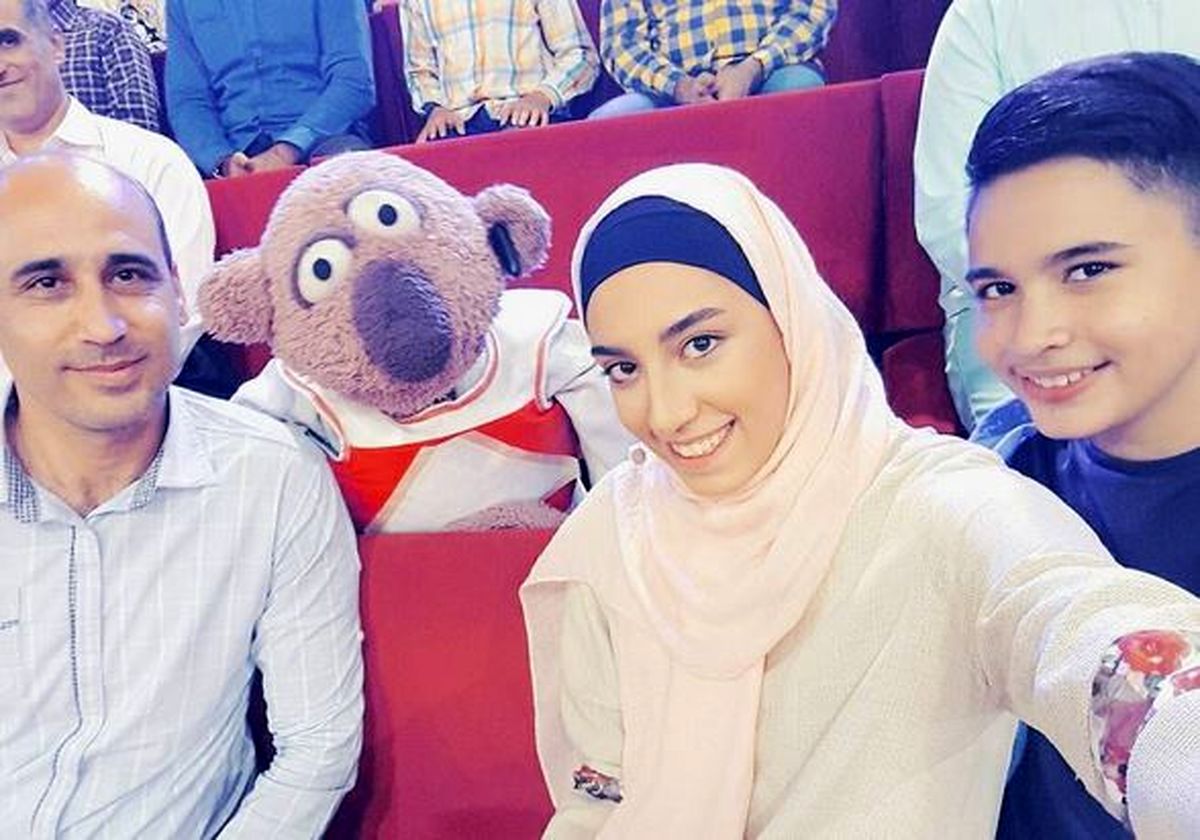 عکس: سلفی خانوادگی کیمیا با جناب خان