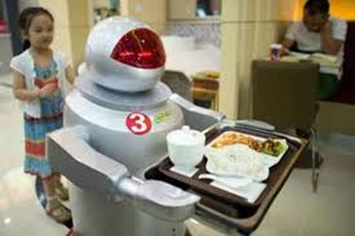 روباتی که مشتریان را سرگرم می‌کند/تصاویر