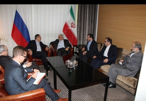 ظریف و لاوروف با یکدیگر دیدار کردند/عکس