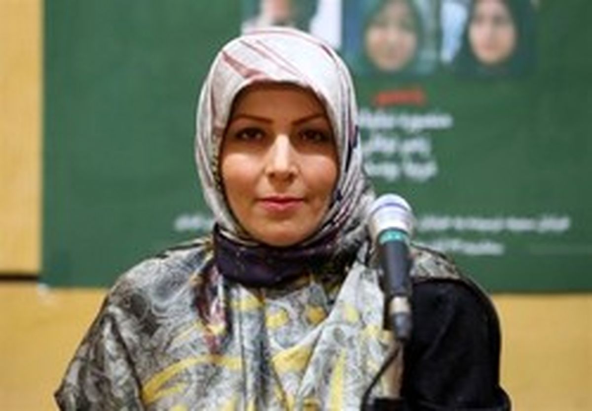 شاعری‎که به‎خاطر دین وحجاب ازآمریکا به‎ایران بازگشت +عکس