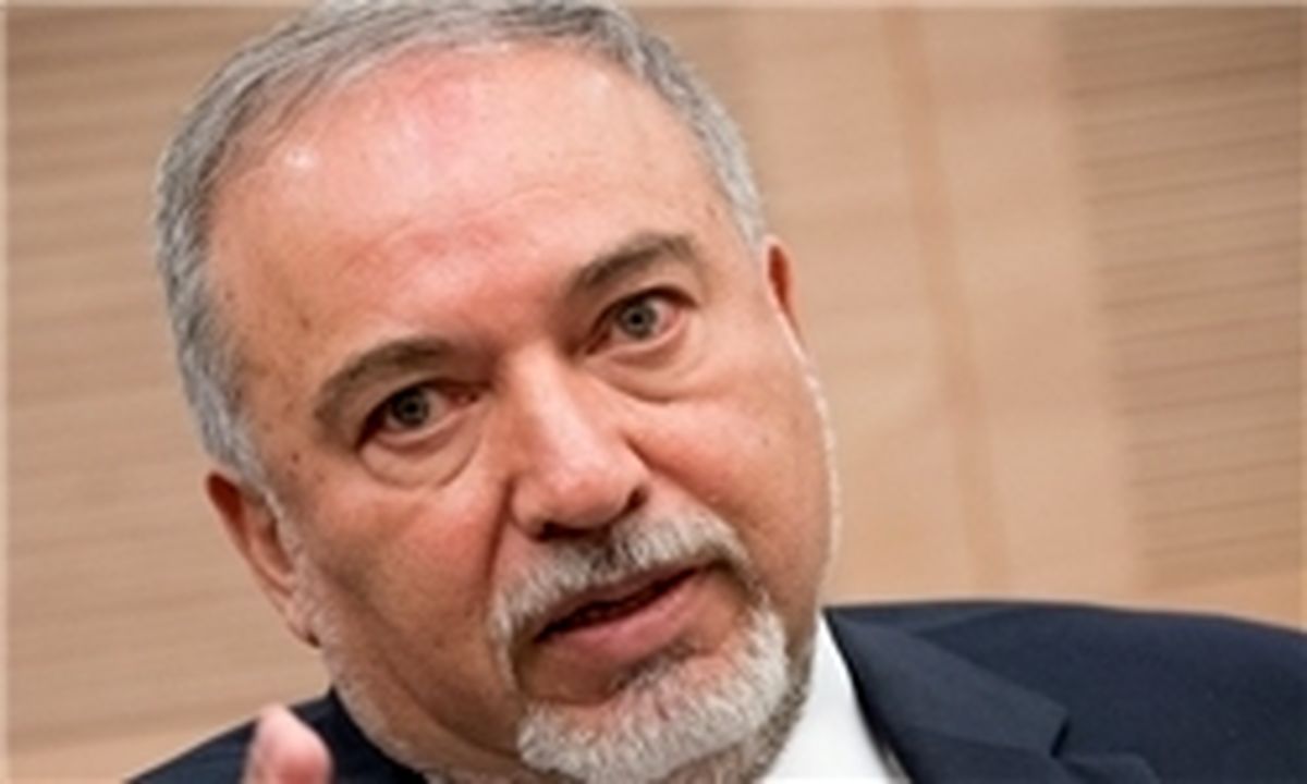 لیبرمن: محاصره اسرائیل از سوی ایران بزرگترین چالش ما است