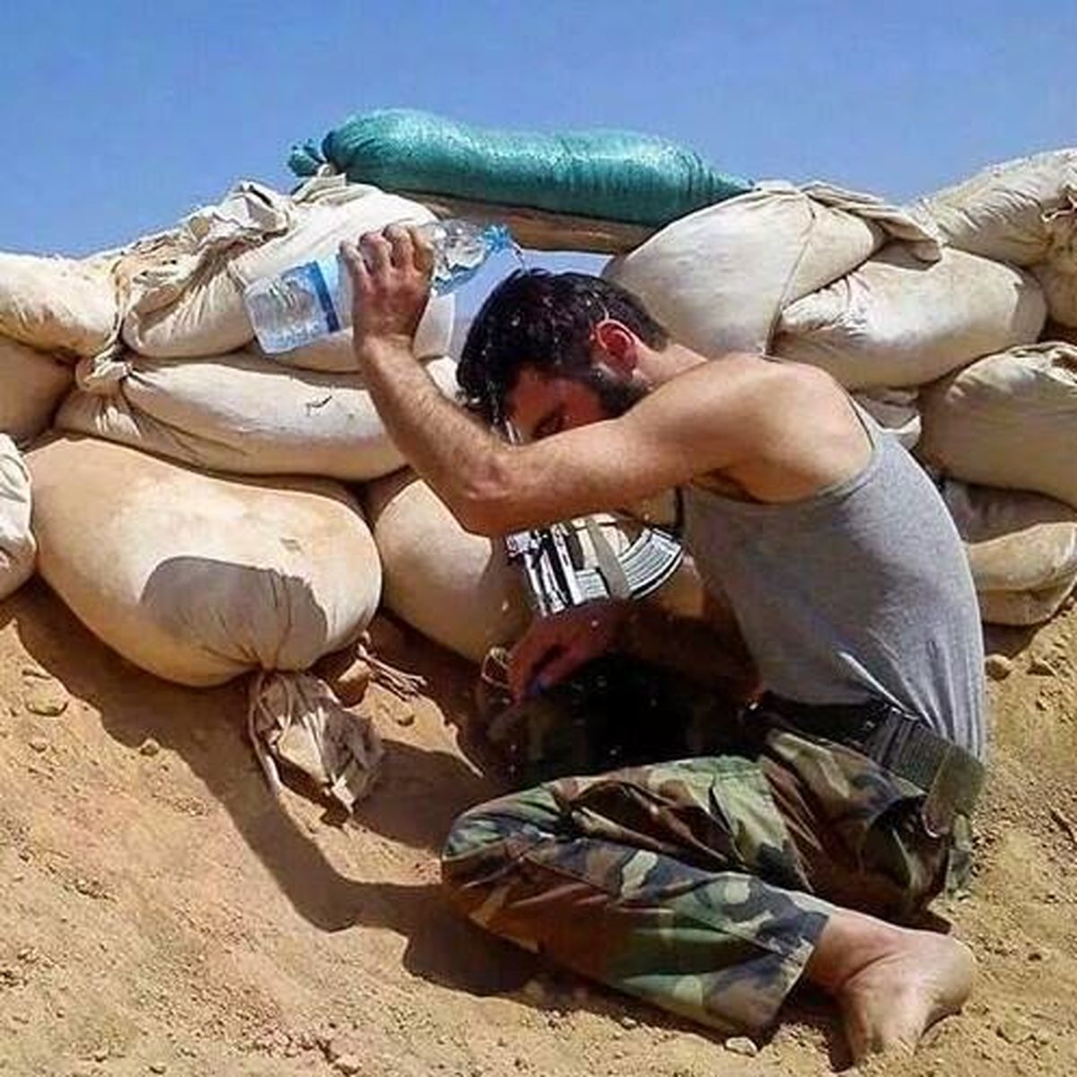 روزه‌داری یک رزمنده عراقی/عکس