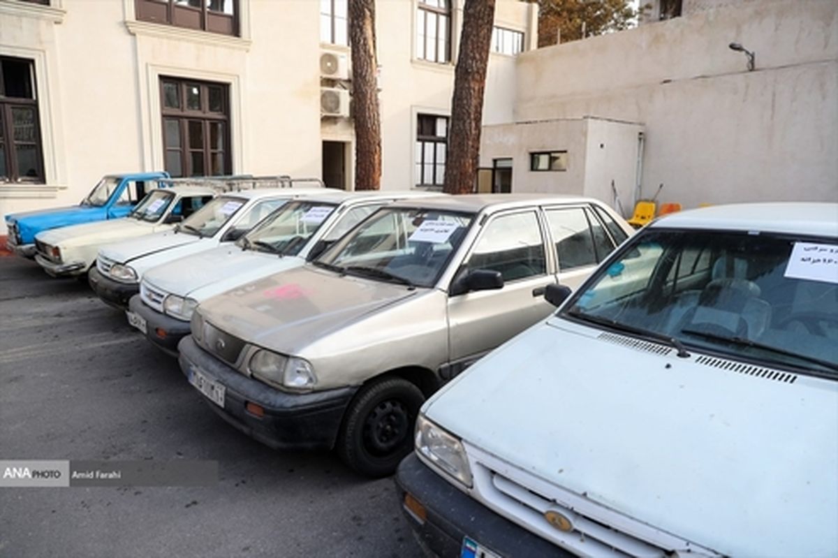 عکس: کشف خودروهای سرقتی توسط پلیس تهران