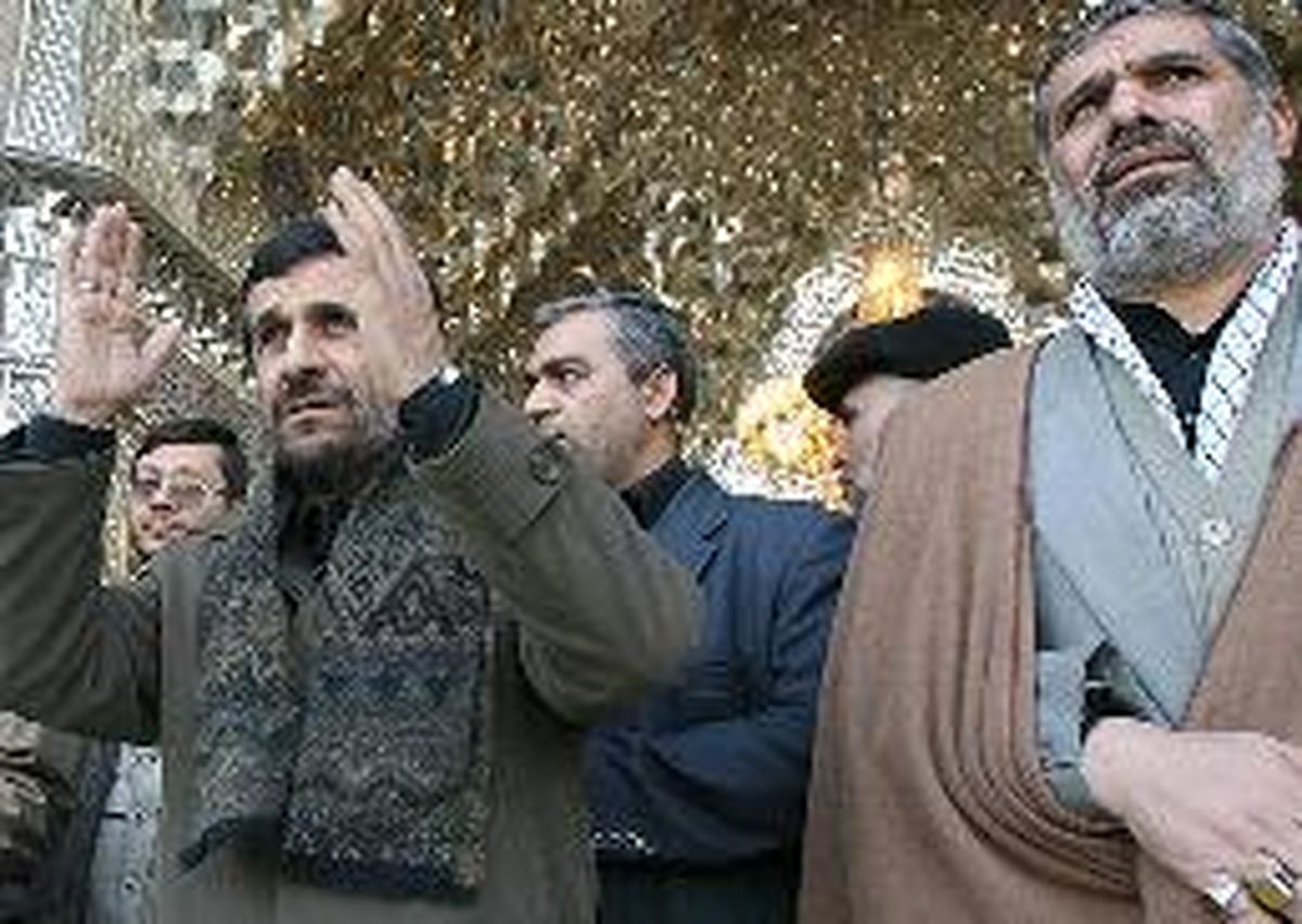 حضور احمدی نژاد در حرم عبدالعظیم حسنی