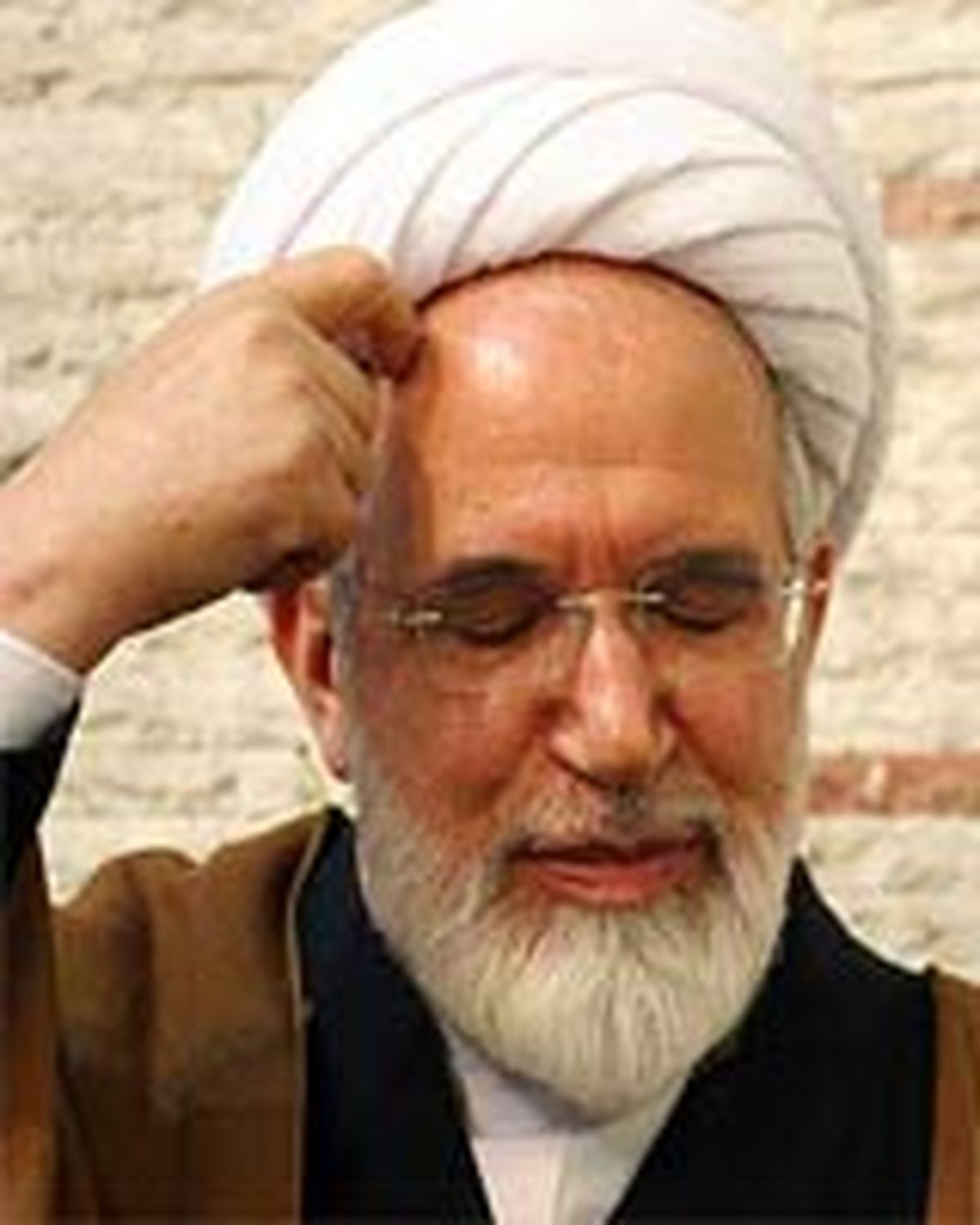 کروبی از منابع درآمد اعتماد ملی می گوید