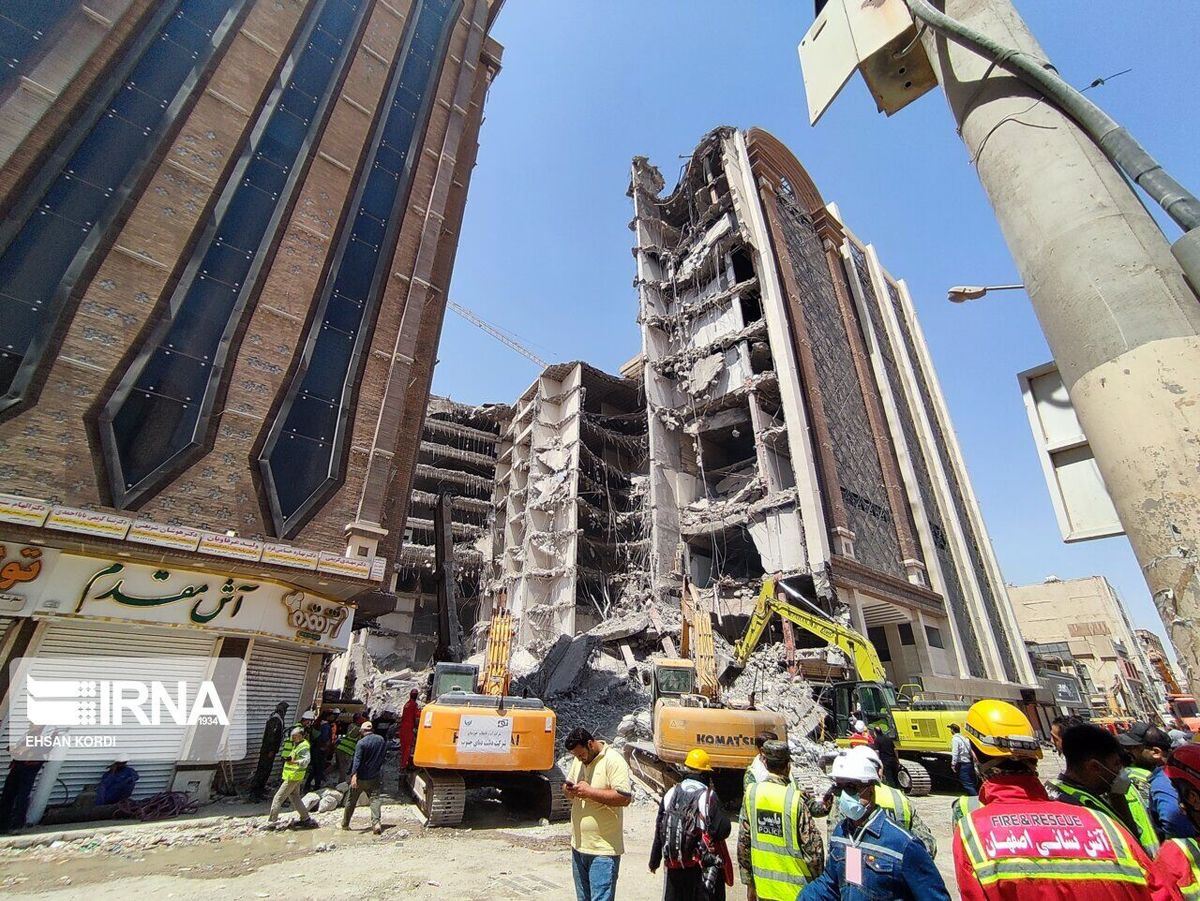 محسن رضایی: در موضوع متروپل به مردم اطمینان میدهیم مماشاتی در کار نخواهد بود