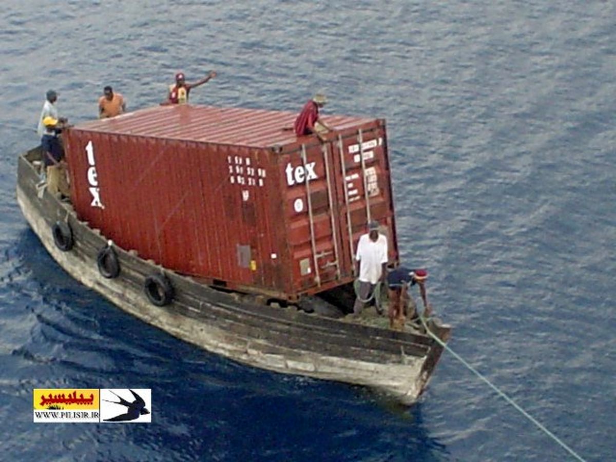 عکس/ دزدان دریایی به معنای واقعی!