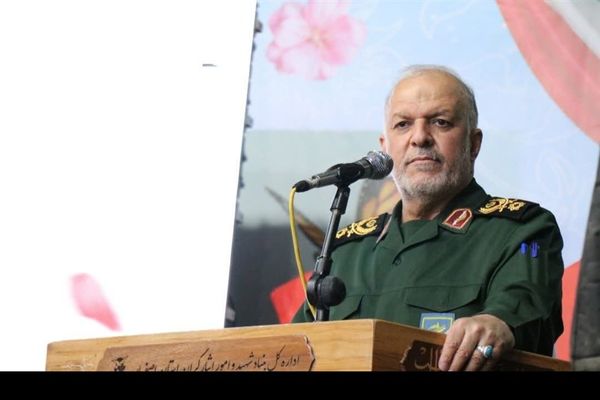 سردار مجتبی فدا: انقلاب اسلامی، ایران را از دهان آمریکا بیرون کشید