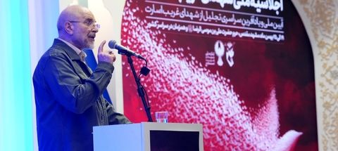 آزادگان شهید ما در غربت معنی مرز را تغییر دادند/شهدا برای حفظ ارزش‌های الهی و ملی خالصانه جان خود را در طبق اخلاص گذاشتند