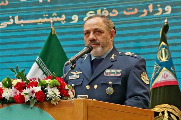 وزیر دفاع: در اغتشاشات فردی دستگیر شده که ۹۰۰ میلیون بابت کشتن مردم پول گرفته بود