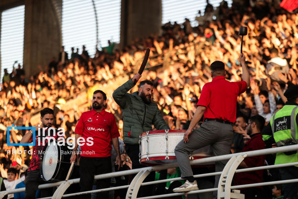 تصاویر: نخستین حضور زنان تماشاگر در ورزشگاه امام رضا (ع) مشهد