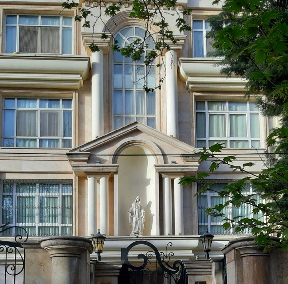 اتفاق عجیب در خانه های نوساز تهران +عکس