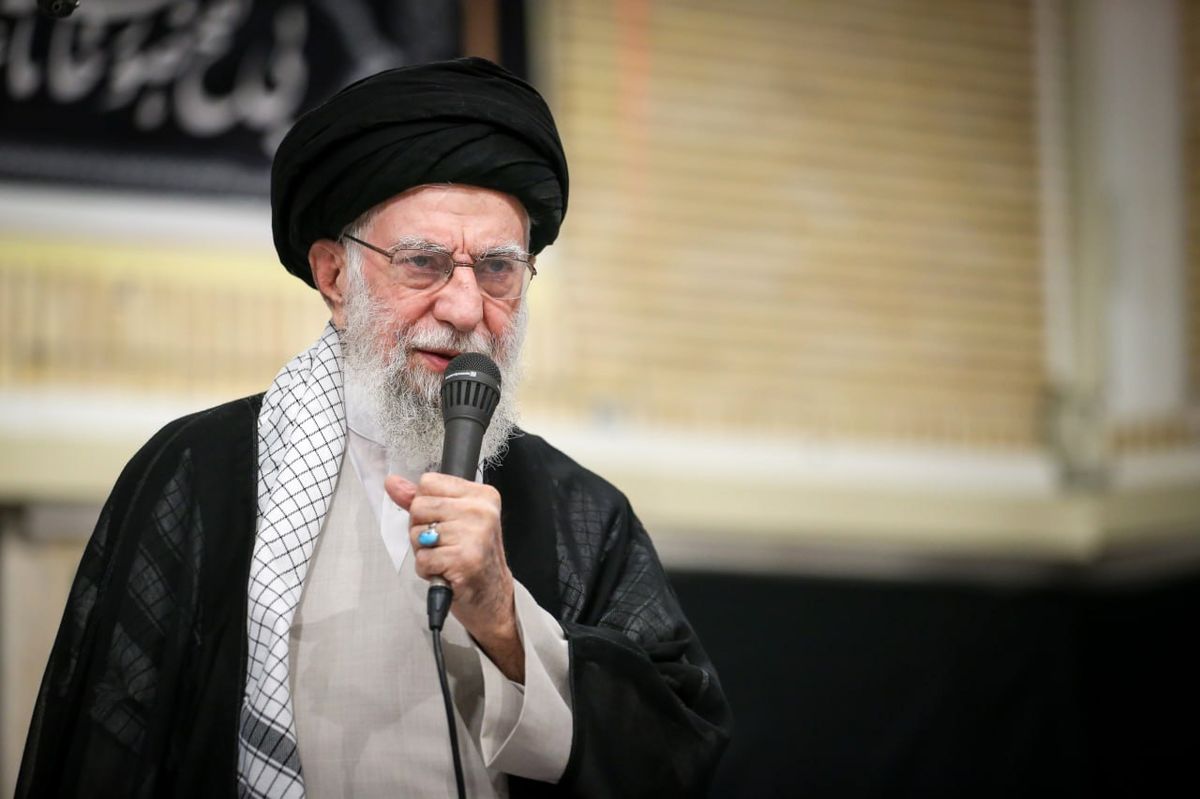 فیلم کامل بیانات رهبر انقلاب در مراسم بزرگداشت شهدای جنگ تحمیلی اخیر