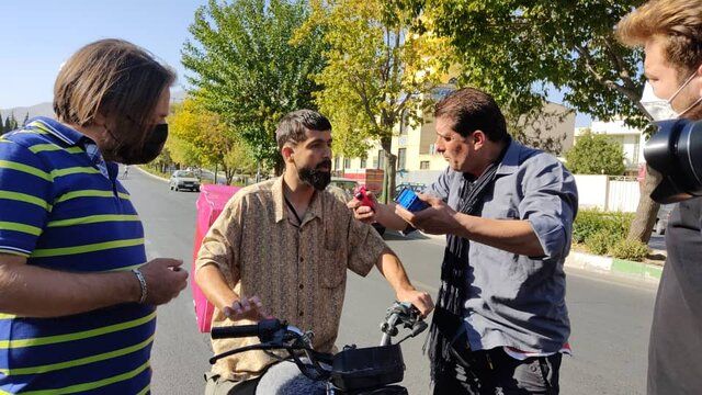 موتورسواری هومن حاجی‌عبداللهی در خیابان های تهران +عکس