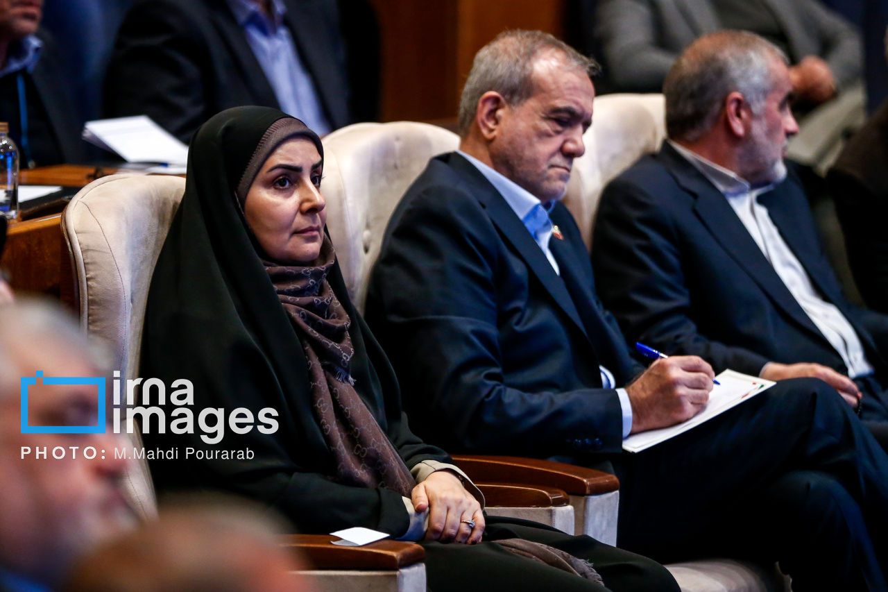 تصاویر: حضور پزشکیان در همایش «ایران کریدور ۲۰۲۶»