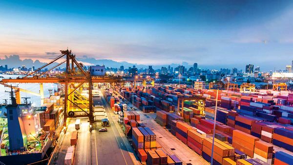 شگفتانه دولت برای واردکننده‌ها با معافیت جدید | تغییر محاسبه نرخ ارز محاسبه ارزش گمرکی