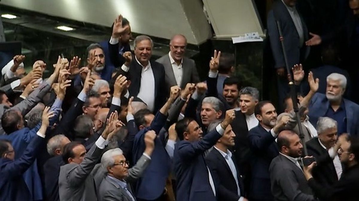 مطالبه مهم رهبر انقلاب که به قانون تبدیل شد / سازوکار جدید نظارت بر نمایندگان