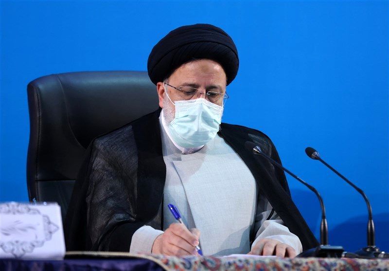 دیدار رئیس جمهور با نخبگان، علما و خانواده‌های شهدا و ایثارگران البرز آغاز شد