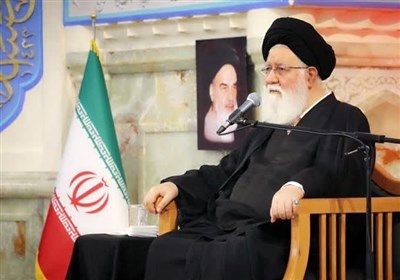 علم‌الهدی: آفت جدایی دین از سیاست از سقیفه آغاز شد