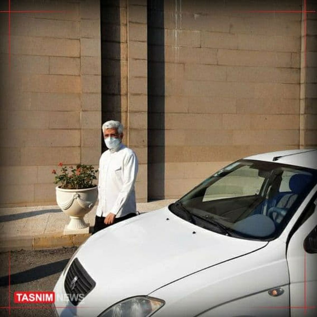 حضور جلیلی در استودیو رادیو برای ضبط برنامه تبلیغاتی +عکس