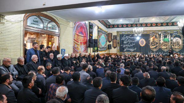 حضور سرزده پزشکیان در هیئت تبریزی‌های مشهدالرضا (ع)