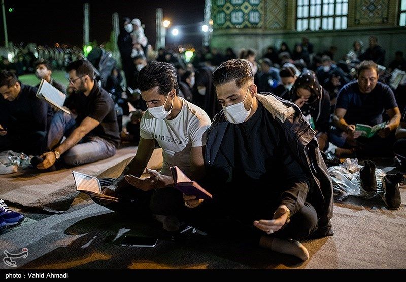 مراسم احیای شب قدر در امامزاده پنج تن لویزان