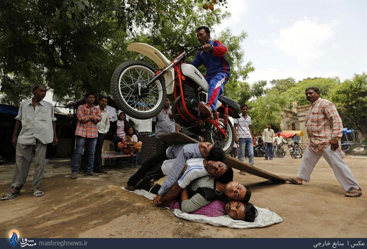 عکس/وقتی هندی‌ها سکوی پرش می‌شوند