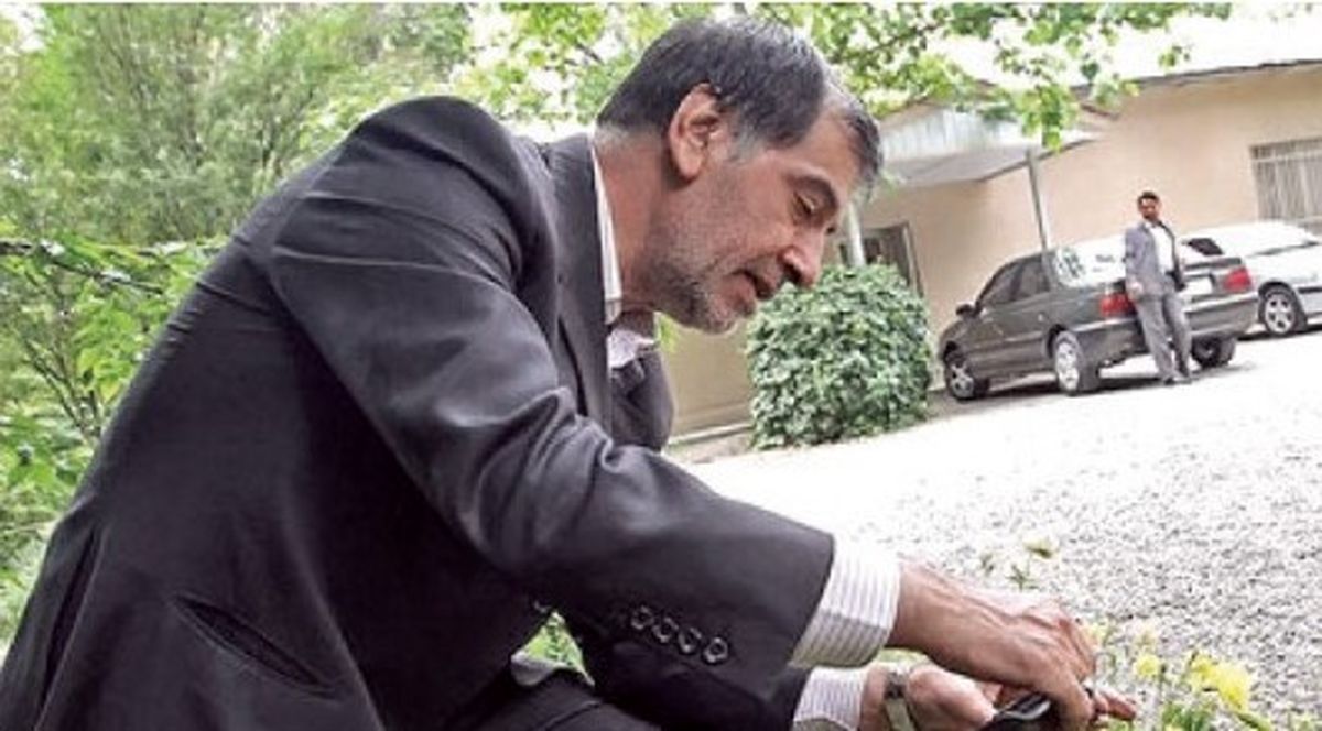 این باهنر، آن باهنر نیست