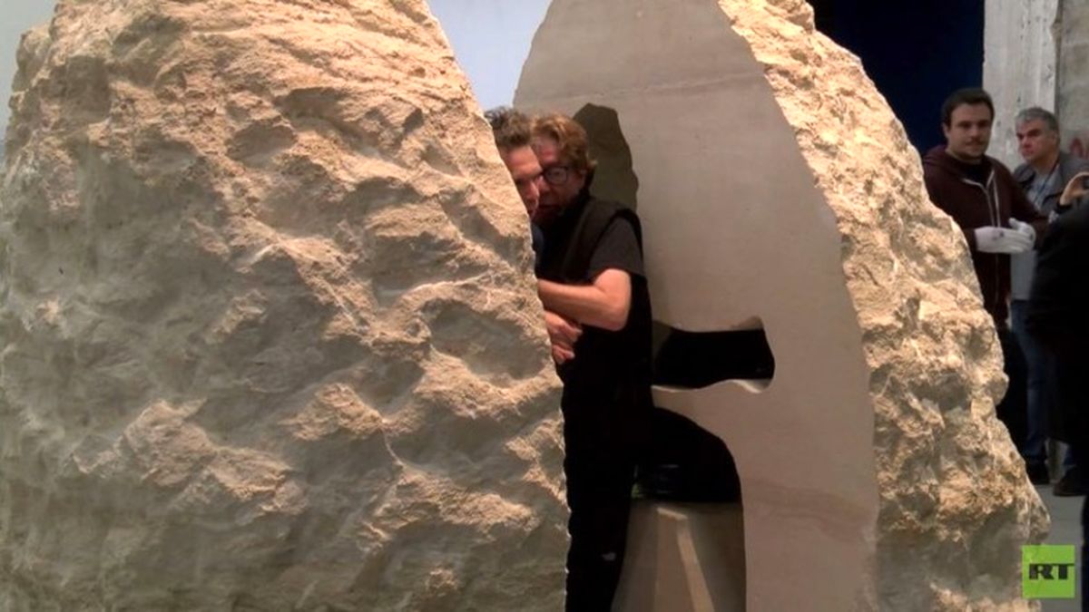 یک هفته زندگی یک هنرمند داخل سنگ! +تصاویر