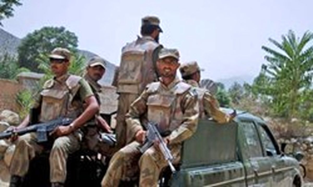 خارج کردن بیش از ۱۲۰۰ جسد از ۳ گور جمعی در رقه