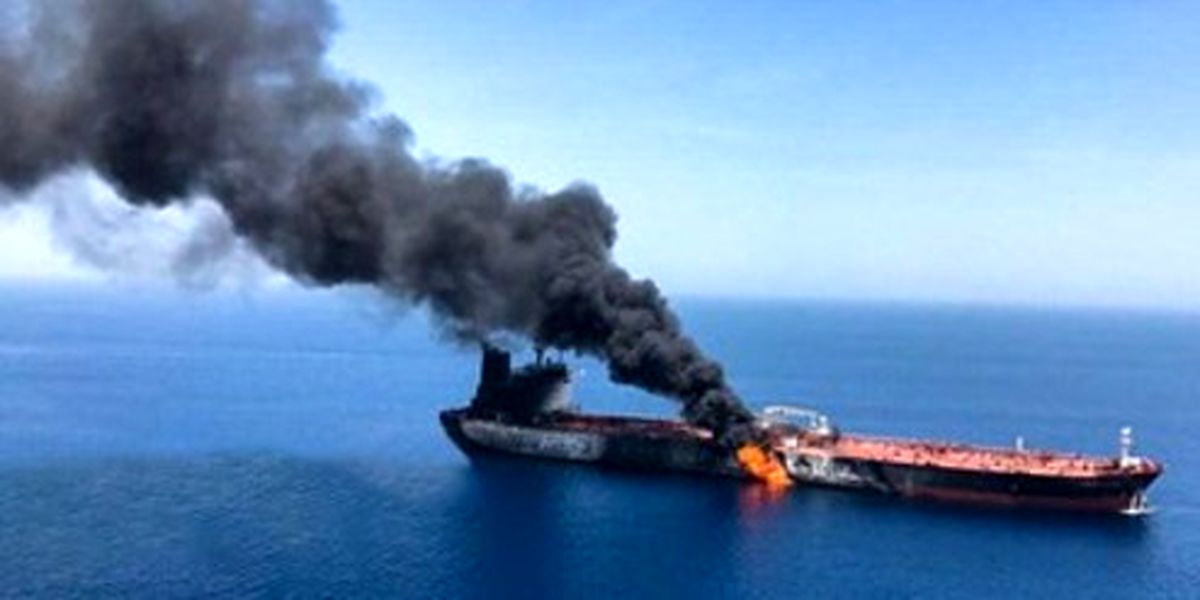 نخستین تصاویر از نفتکشهای منفجر شده در دریای عمان +فیلم