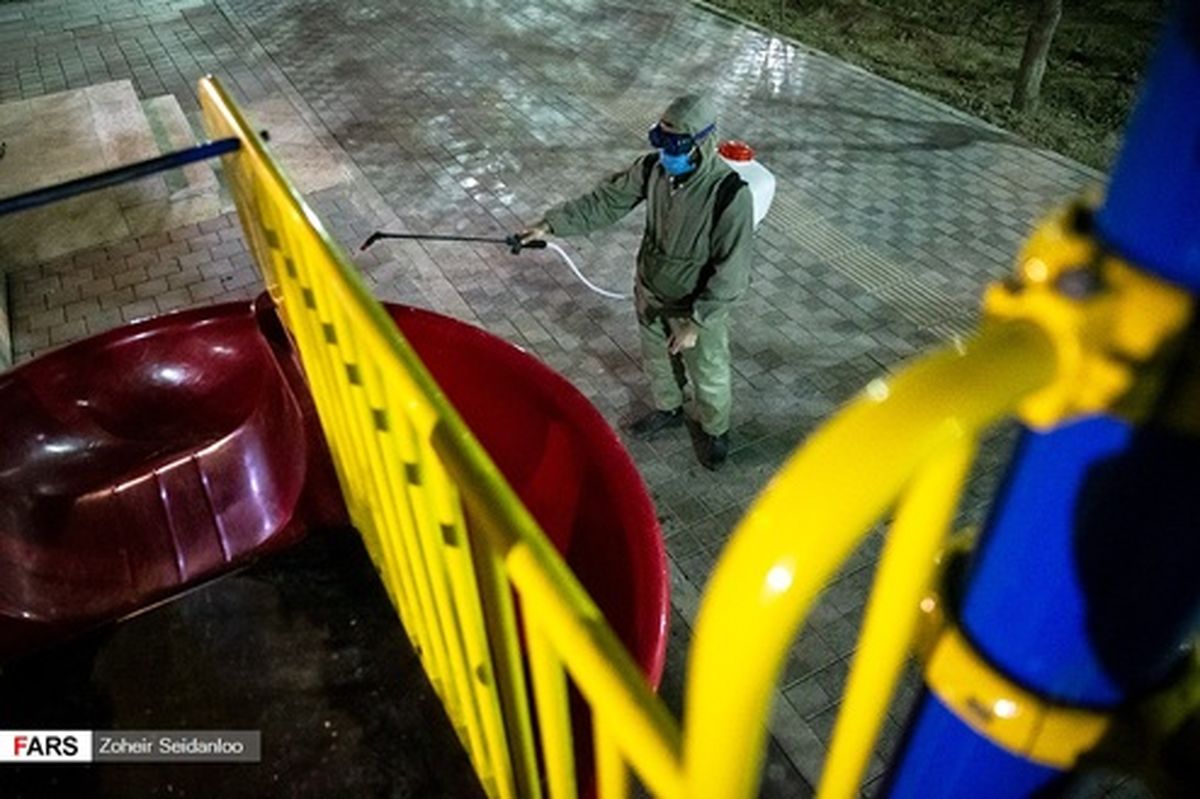 تصاویر: ضدعفونی معابر شهری با گروه جهادی مدافعان سلامت