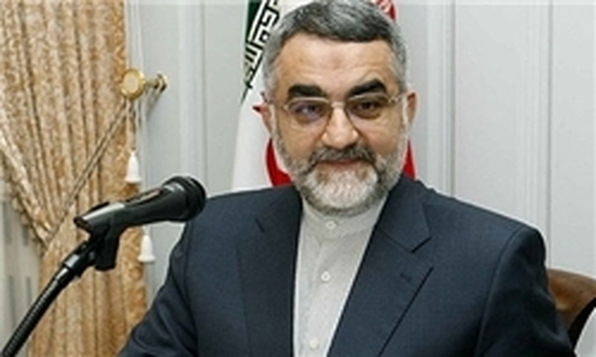 بروجردی: ملت ایران پای میز مذاکره با آمریکا نمیرود
