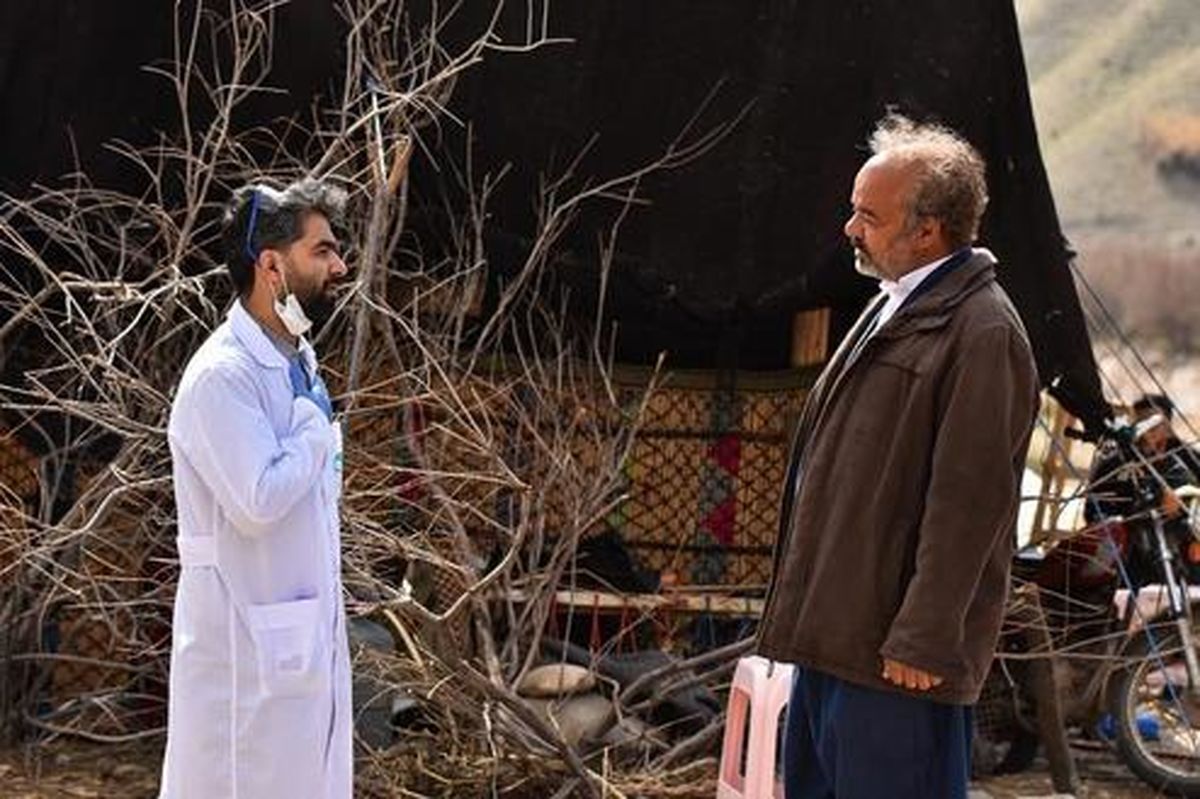 حضور پزشکان در پشت صحنه «نون خ۲» +عکس