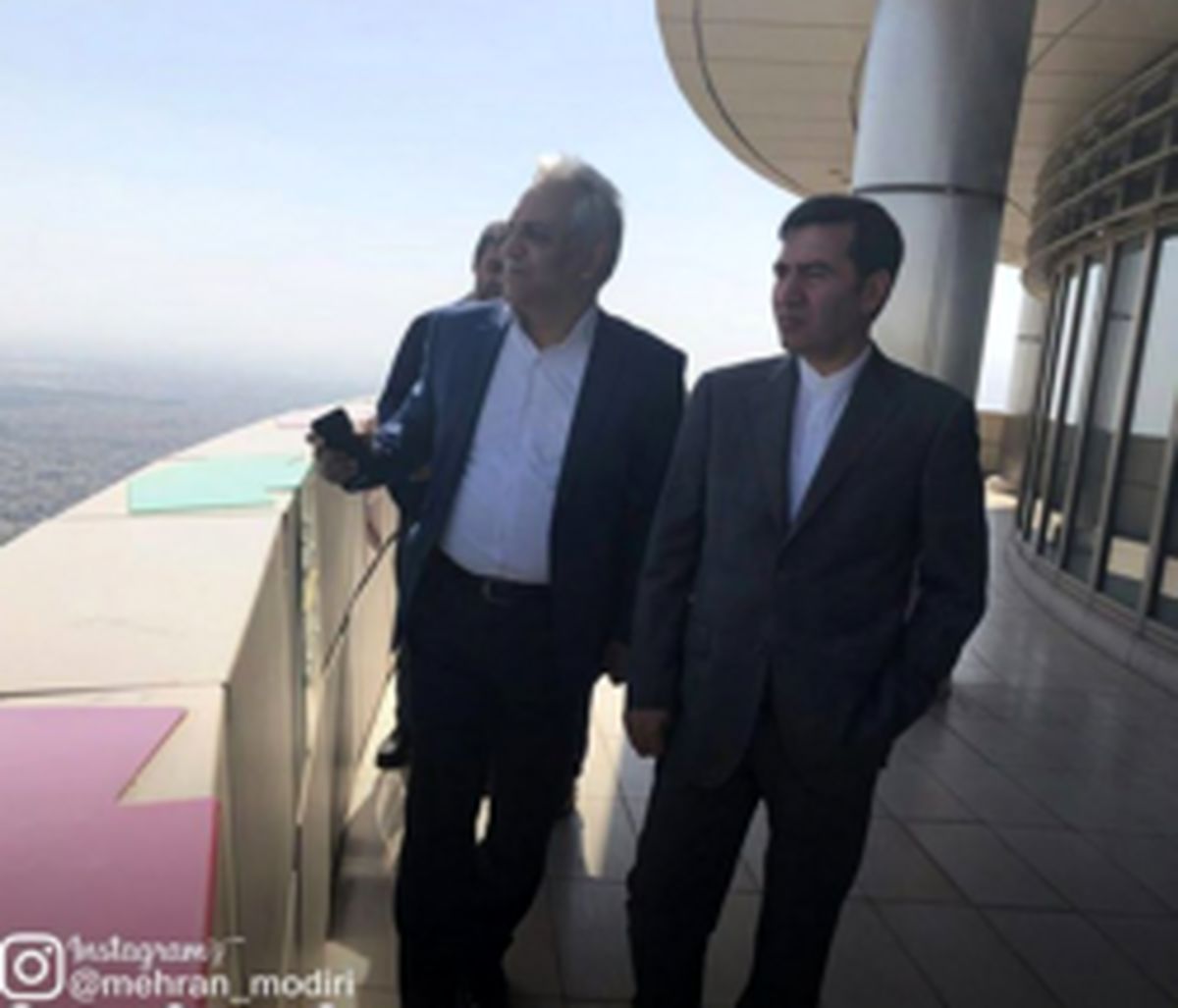 تیپ رسمی «مهران مدیری» در برج میلاد +عکس