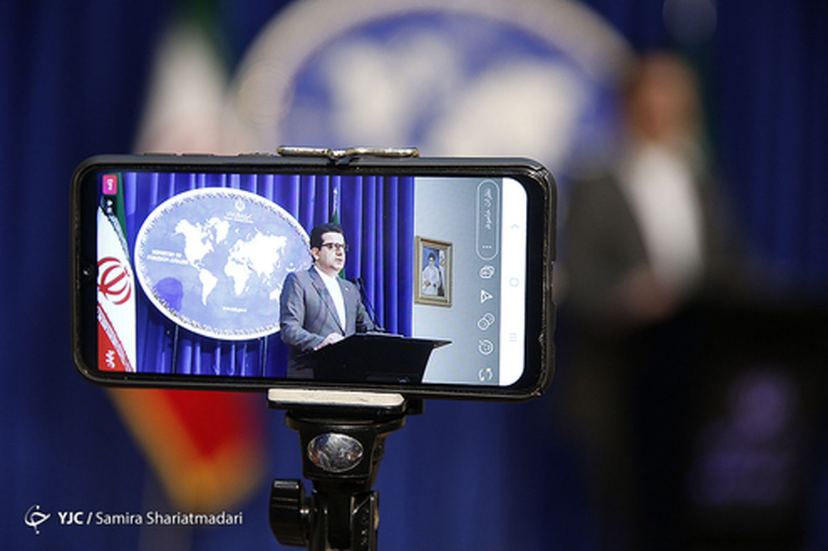 تصاویر: ژستهای سخنگوی وزارت خارجه در نشست خبری