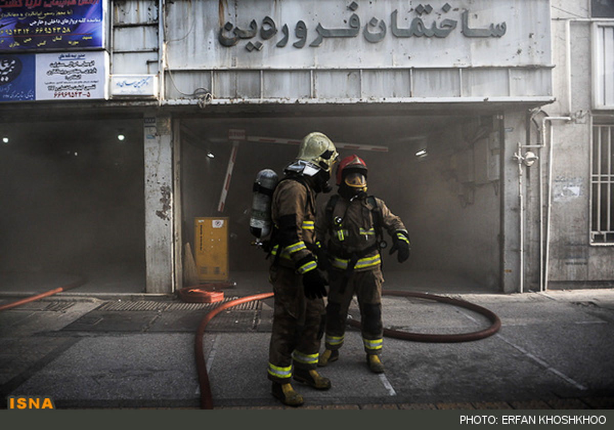 آتش سوزی ساختمان 12 طبقه درتهران/تصاویر