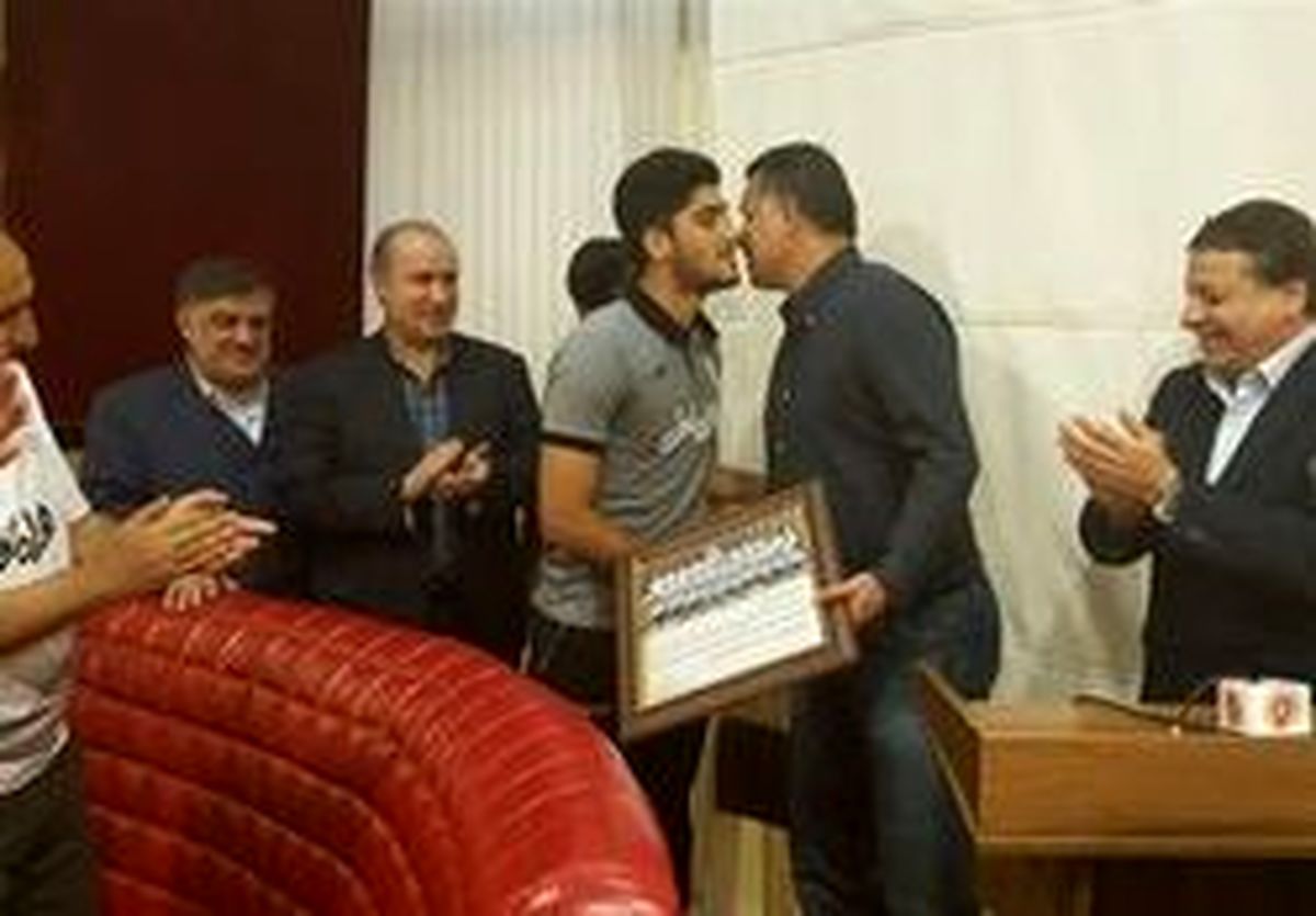 تاج: دایی علاقه زیادی به جوان‌گرایی دارد