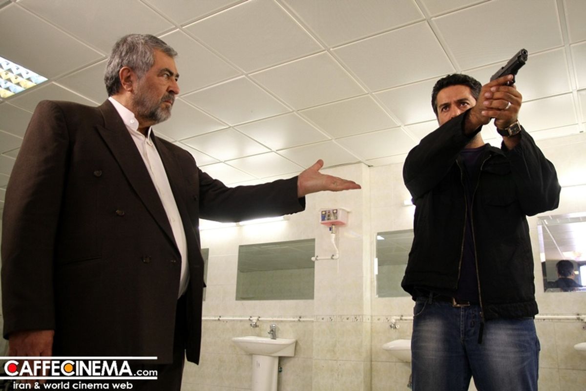 طالبی: خواستم از جاهایی پول بگیرم اما ندادند!/قلاده های طلا «سفارشی» نیست/  روایت هایی جالب از پیش تولید سیاسی ترین فیلم سینمای ایران